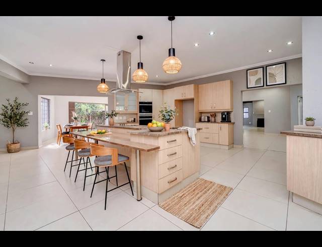 5 BEDROOM HOUSE FOR SALE IN KLEVEHILL PARK